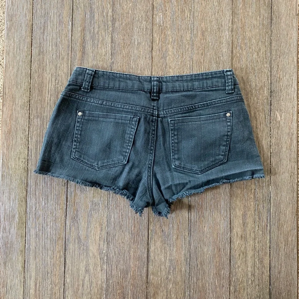 Empyre Shorts - Picture 6 of 7